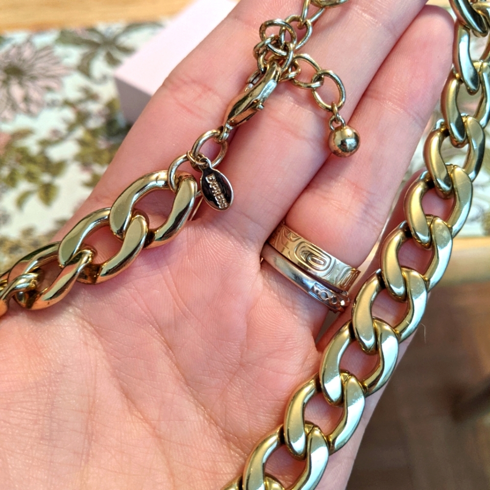 Express Golden chain necklace